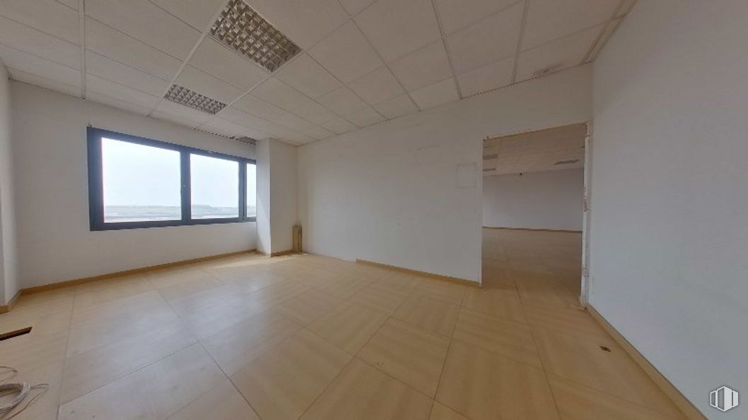 Oficina en venta en Centro Empresarial Sureste, Calle Gamonal, 18, Villa de Vallecas, Madrid, 28031 con ventana, accesorio, madera, piso, interiorismo, pasillo, suelo, sombra, edificio y bienes raíces alrededor