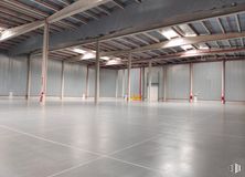 Industrial for rent at Zona Logística Cabanillas, Cabanillas del Campo, Guadalajara, 19171 with building, hall, floor, field house, flooring, fixture, ceiling, door, chair and composite material around