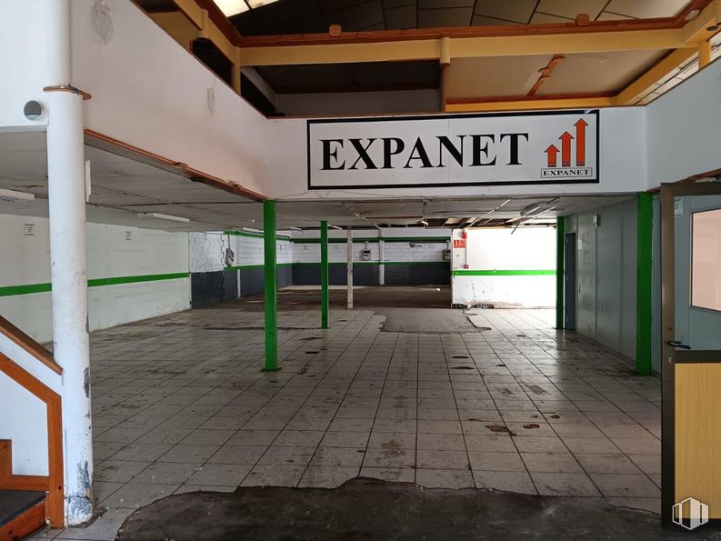 Industrial for rent at Calle Río Jarama, Toledo, 45006 with building, fixture, architecture, floor, flooring, shade, parking, facade, ceiling and city around