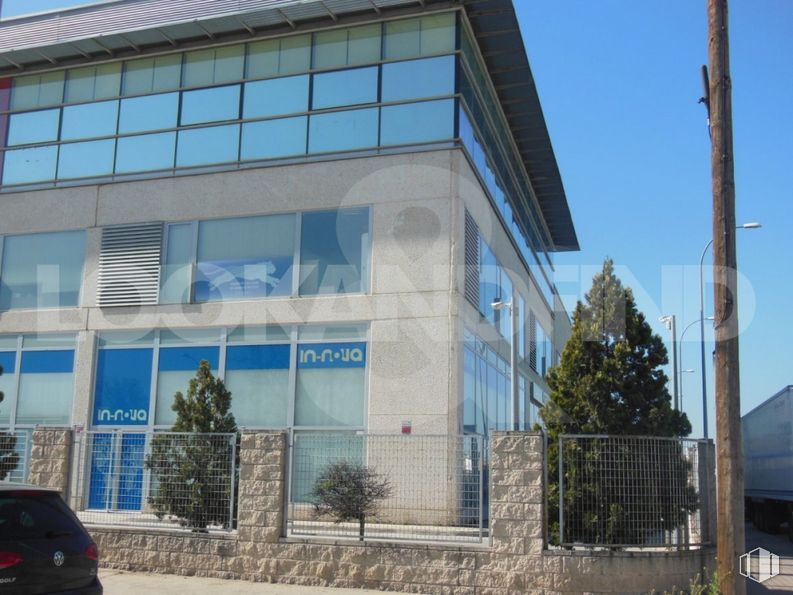 Office for sale at Calle Río Jarama, 132, Toledo, 45006 with car, building, sky, plant, window, architecture, shade, vehicle, commercial building and facade around