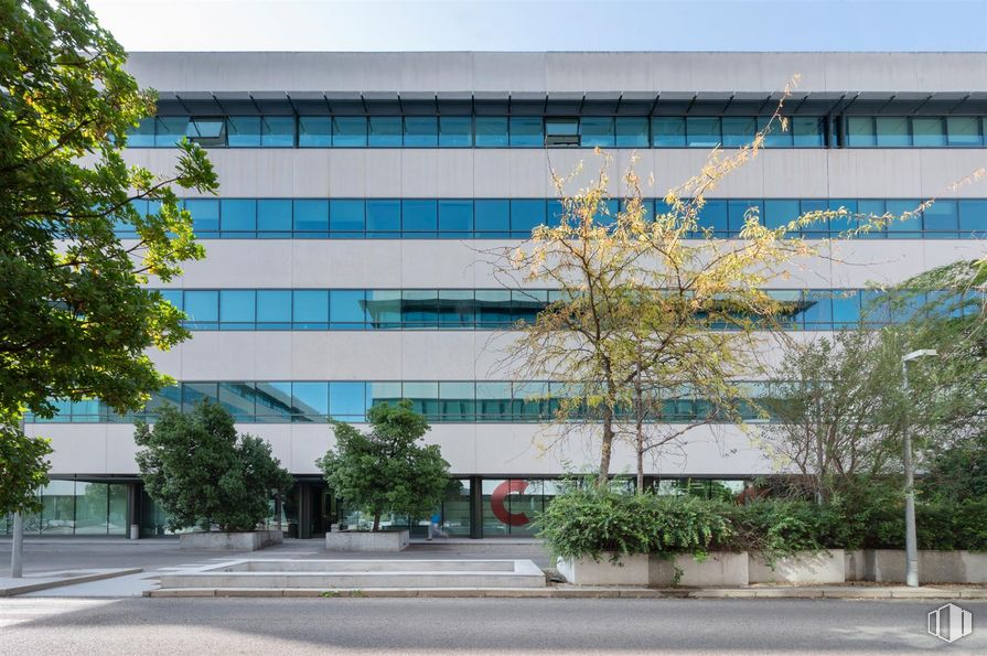 Oficina en alquiler en Calle Hermanos García Noblejas, 37 C, San Blas - Canillejas, Madrid, 28037 con edificio, durante el día, planta, árbol, arquitectura, diseño urbano, bloque de pisos, cielo, edificio comercial y fachada alrededor