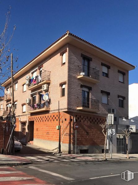 Local en alquiler en Calle Teodoro Pérez y Pérez, Bargas, Toledo, 45593 con edificio, cielo, ventana, diseño urbano, barrio, zona residencial, casa, fachada, inmobiliario y ciudad alrededor