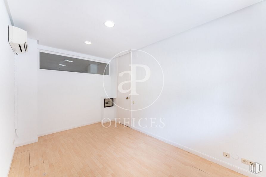 Oficina en venta en Avenida Pío XII, Chamartín, Madrid, 28016 con edificio, madera, hall, suelos, suelo, suelo laminado, madera dura, casa, tinte para madera y rectángulo alrededor