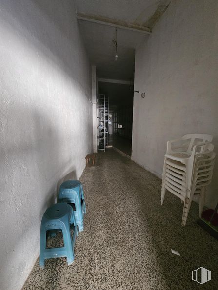 Local en alquiler en Calle Grande, Quintanar de la Orden, Toledo, 45800 con taburete, silla, mueble, suelo, madera, suelos, edificio, tintes y matices, hall y techo alrededor