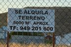 Land for rent at Calle Ávila, 0, Alcalá de Henares, Madrid, 28804 with daytime, fence, mesh, sky, wire fencing, font, line, fixture, composite material and symmetry around