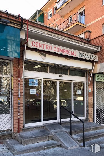 Local en venta en Calle Cisneros, 22, Alcorcón, Madrid, 28921 con edificio, puerta, ventana, accesorio, madera, fachada, ciudad, carretera, cielo y ladrillo alrededor