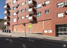 Retail for sale at Avenida Berlín, 1, Arganda del Rey, Madrid, 28500 with window, building, street light, plant, condominium, brick, urban design, tower block, city and residential area around