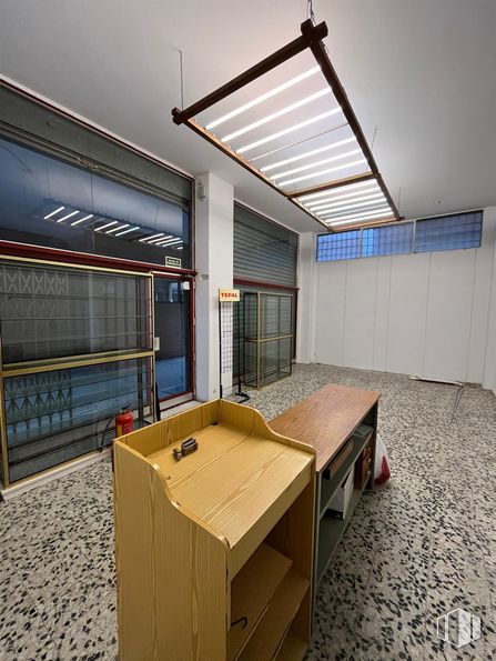 Local en alquiler en Zona Antonio Machado, Moncloa - Aravaca, Madrid, 28035 con ebanistería, edificio, madera, mesa, suelos, suelo, hall, casa, escritorio y ventana alrededor