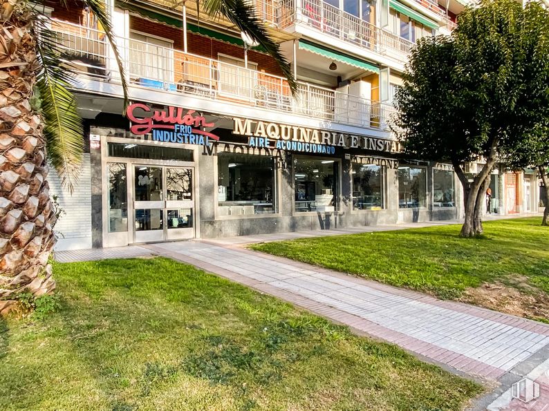 Local en alquiler y venta en Avenida Alcalde José Aranda, Alcorcón, Madrid, 28924 con planta, edificio, diseño urbano, condominio, ocio, árbol, ventana, fachada, paisaje y ciudad alrededor