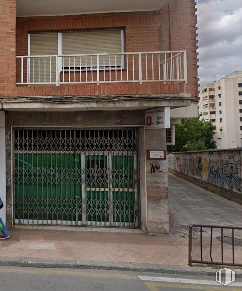 Local en alquiler y venta en Zona centro, Cuenca, 16004 con ventana, pared, material compuesto, albañilería, apartamento, hormigón, ladrillo, condominio, acera y material de construcción alrededor