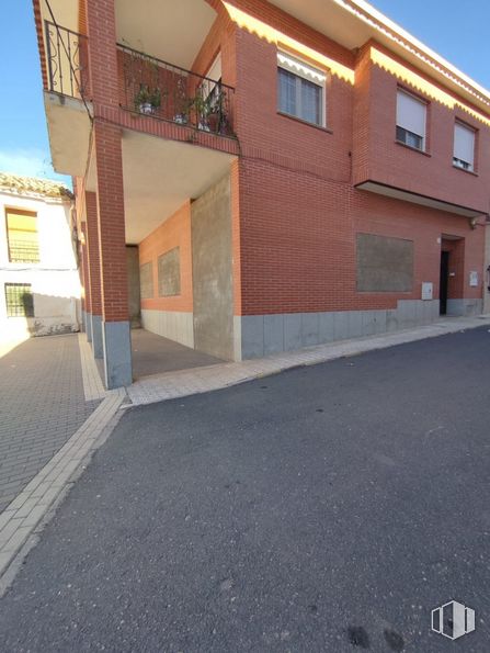 Local en alquiler en Zona Centro, Cobeja, Toledo, 45291 con ventana, edificio, superficie de la carretera, asfalto, diseño urbano, madera, barrio, zona residencial, cielo y ladrillo alrededor