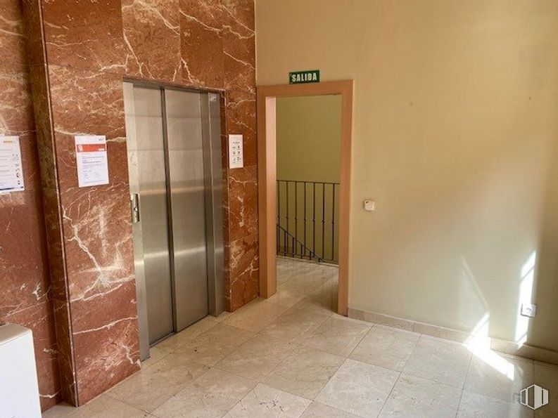 Office for rent at Zona Avenida Europa, Toledo, 45003 with door, fixture, wood, floor, flooring, hardwood, composite material, home door, ceiling and plaster around