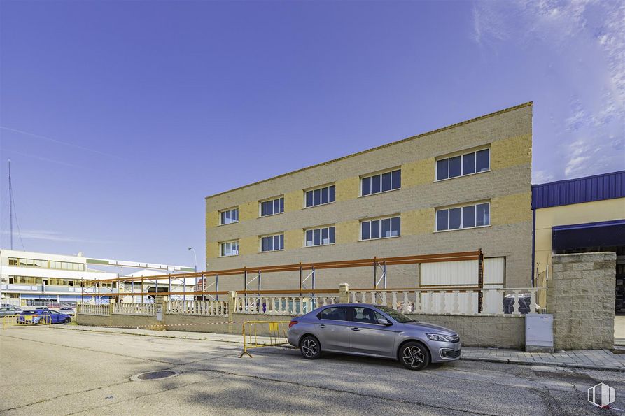 Nave en venta en Calle Franklin, 3, Getafe, Madrid, 28906 con coche, edificio, ventana, luz de estacionamiento, neumático, rueda, cielo, propiedad, nube y vehículo alrededor