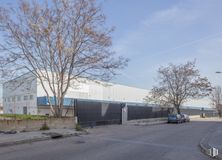 Industrial for rent at Zona industrial, Coslada, Madrid, 28820 with building, composite material, public utility, concrete, tar, headquarters, corporate headquarters and electrical supply around