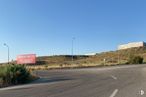 Land for sale at Plaza Jesus Menchero 1ª Fase, Borox, Toledo, 45222 with building, sky, plant, street light, road surface, asphalt, slope, tar, thoroughfare and landscape around