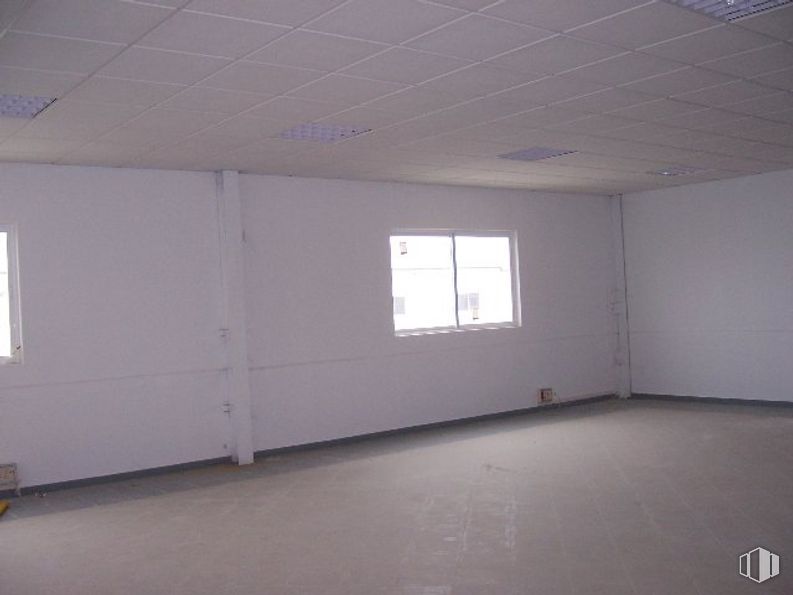 Industrial for sale at Calle Bronce, 49, Borox, Toledo, 45222 with window, building, hall, wood, floor, flooring, shade, fixture, hardwood and ceiling around