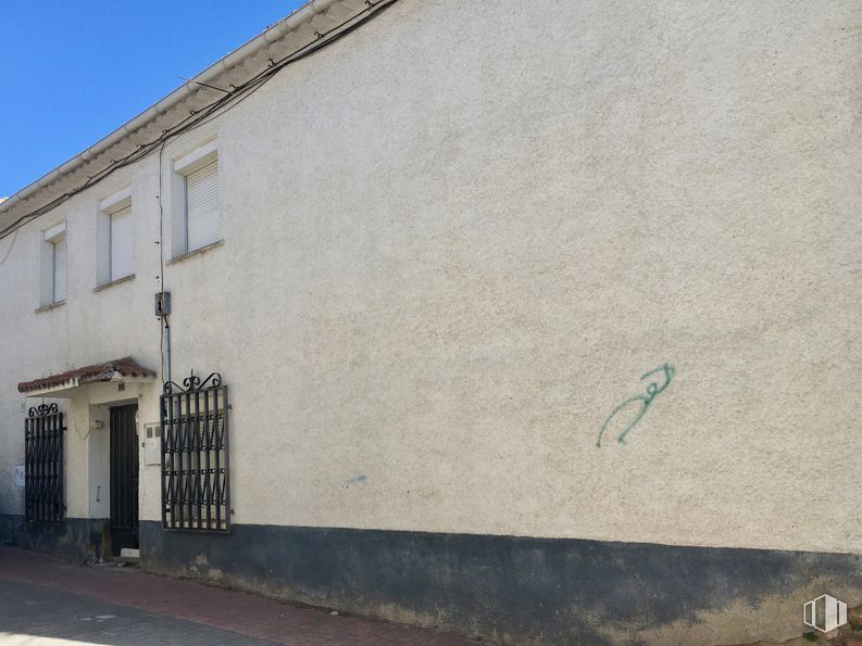 Suelo en venta en Calle San Miguel, 2, Talamanca de Jarama, Madrid, 28160 con ventana, cielo, superficie de la carretera, madera, asfalto, planta, fachada, tintes y sombras, material compuesto y hormigón alrededor