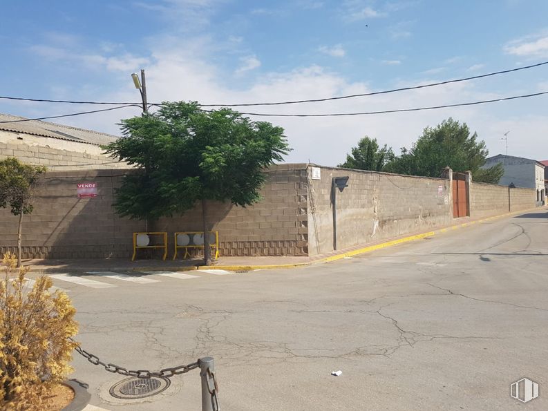 Suelo en venta en Centro urbano, Corral de Almaguer, Toledo, 45880 con cielo, superficie de la carretera, línea eléctrica aérea, red eléctrica, utilidad pública, cable eléctrico, electricidad, cable, acera y suministro eléctrico alrededor