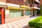 Retail for sale at Avenida Castilla, Guadalajara, 19003 with plant, building, window, road surface, facade, sidewalk, urban design, city, awning and flooring around