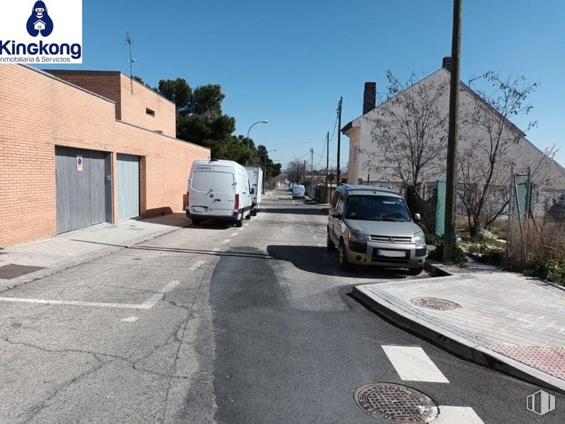 Suelo en venta en Calle Febrero, 14, San Blas - Canillejas, Madrid, 28022 con camioneta, coche, luz de estacionamiento automotriz, neumático, rueda, cielo, edificio, planta, vehículo y superficie de la carretera alrededor