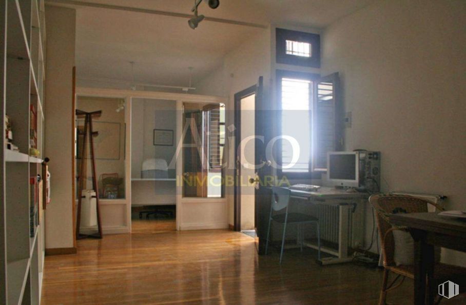 Office for sale at Plaza San Esteban, Segovia, 40003 with chair, desk, table, television, door, furniture, building, computer monitor, fixture, house, wood and interior design around