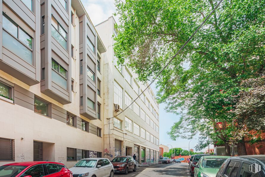 Oficina en alquiler y venta en Calle Andorra, 20, Hortaleza, Madrid, 28043 con coche, edificio, ventana, vehículo terrestre, vehículo, rueda, neumático, infraestructura, barrio y cielo alrededor