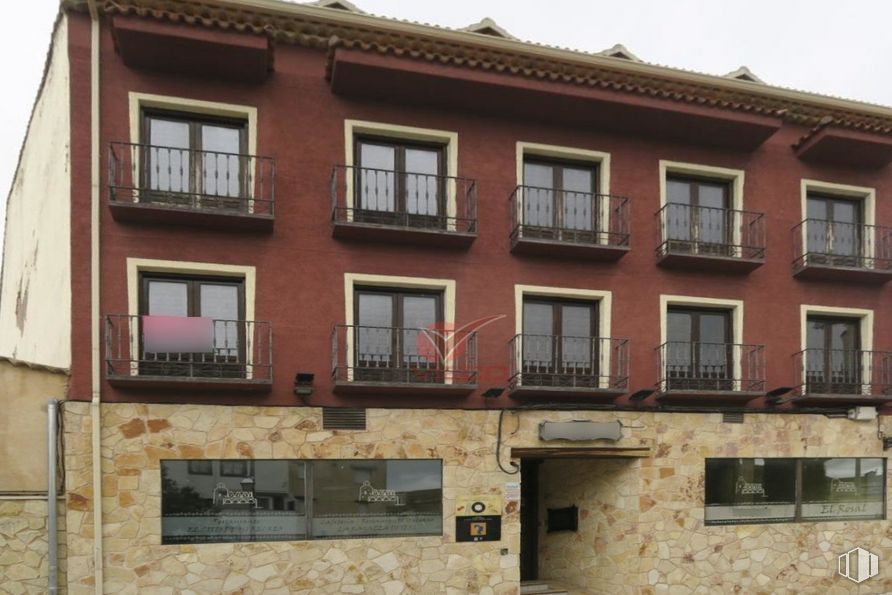 Retail for sale at Priego, Priego, Cuenca, 16800 with window, building, fixture, wood, brickwork, brick, door, facade, roof and condominium around