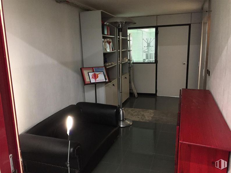 Local en venta en Calle Eraso, 35, Salamanca, Madrid, 28028 con sofá, ventana, propiedad, accesorio, interiorismo, suelo, suelos, hall, techo y edificio alrededor