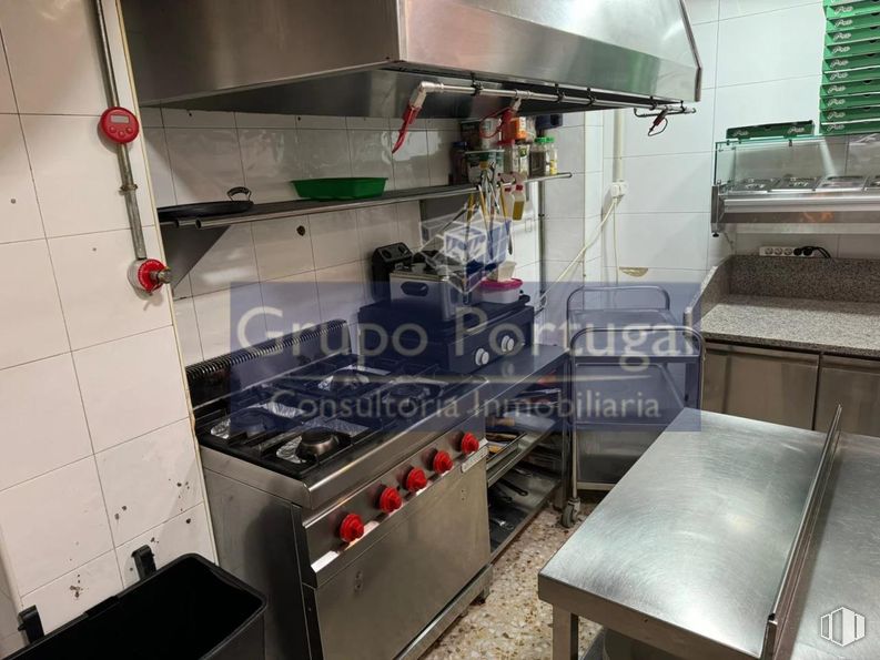 Local en alquiler en Barrio de Santo Domingo, Alcorcón, Madrid, 28921 con aparato de cocina, electrodoméstico, cocina, encimera, estufa, cocina, electrodoméstico, estufa de gas, comida y ebanistería alrededor