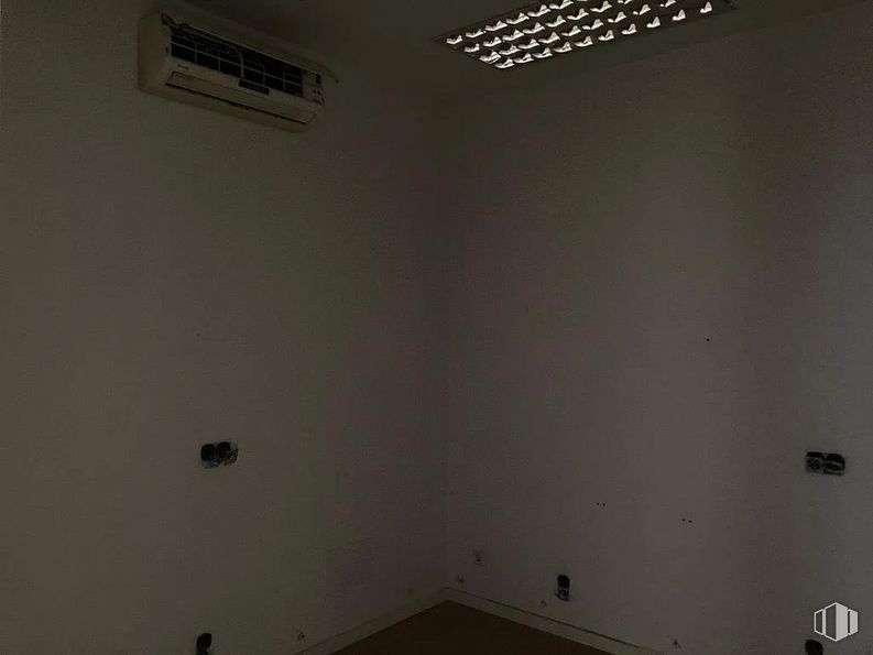 Nave en venta en Calle Cerámica, Puente de Vallecas, Madrid, 28038 con electrodoméstico, propiedad, edificio, accesorio, madera, pintura, techo, material compuesto, tintes y matices y sombra alrededor