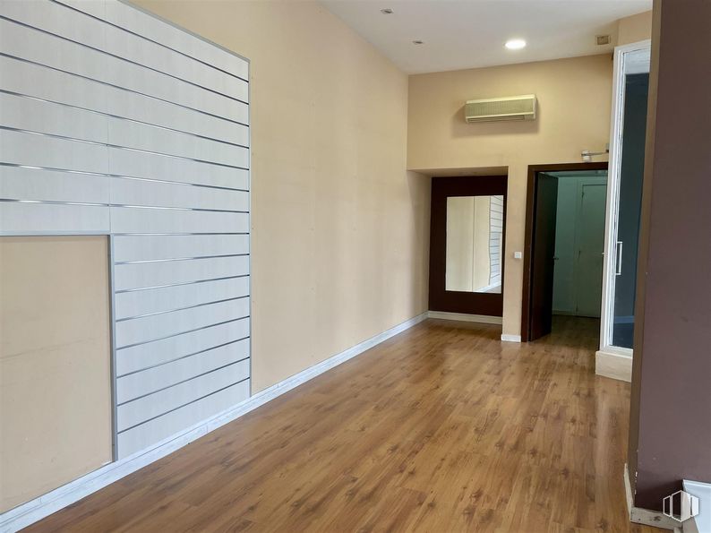 Local en venta en Calle Camilo José Cela, 5, Las Rozas de Madrid, Madrid, 28230 con persiana de la ventana, propiedad, accesorio, edificio, madera, interiorismo, suelos, hall, tinte para madera y pared alrededor