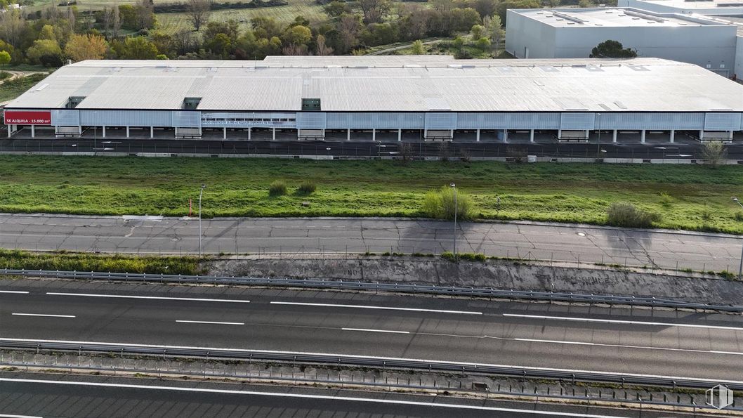 Nave en alquiler y venta en Polígono industrial Sur, San Agustín del Guadalix, Madrid, 28750 con planta, ferrocarril, modo de transporte, árbol, diseño urbano, hierba, pista, mañana, centro de transporte y paisaje alrededor