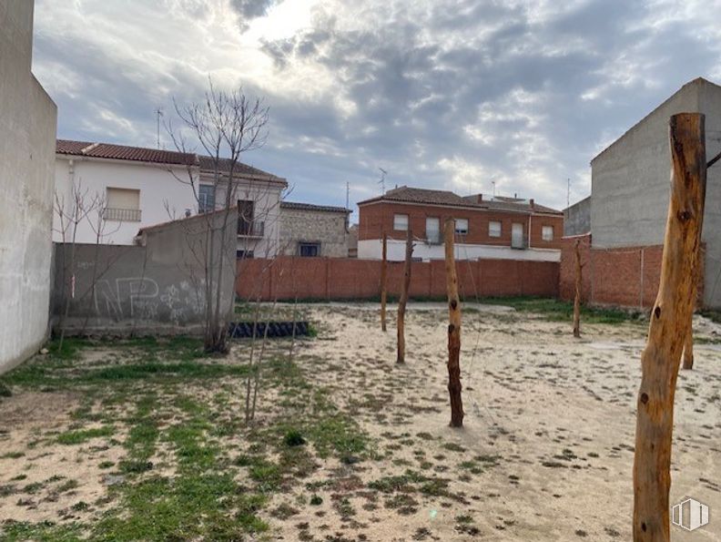 Land for sale at Calle Arroyada, Sonseca, Toledo, 45100 with house, cloud, sky, building, window, land lot, wood, residential area, landscape and rural area around