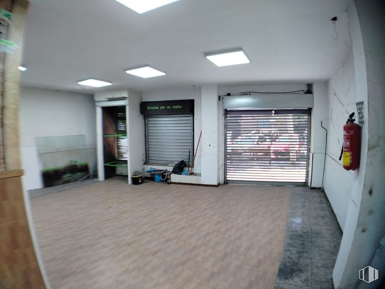 Retail for sale & for rent at Calle Arboleda, 21, Getafe, Madrid, 28901 with light fixture, lighting, window blind, building, fixture, wood, house, window, door and flooring around