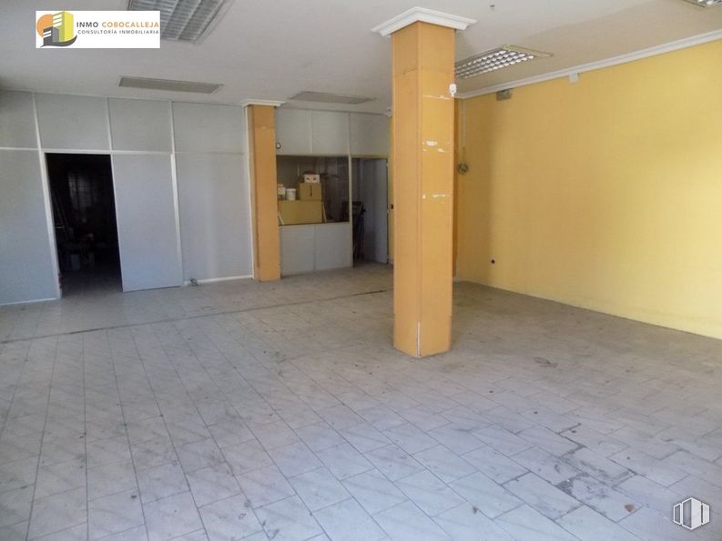 Local en venta en Zona centro, Leganés, Madrid, 28911 con accesorio, suelo de baldosas, diseño de interiores, pavimento, piso, pared, pasillo, puerta, techo y casa alrededor