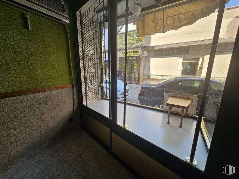 Retail for rent at Calle Grande, Quintanar de la Orden, Toledo, 45800 with car, shade, building, house, automotive exterior, flooring, vehicle door, fixture, plant and window around