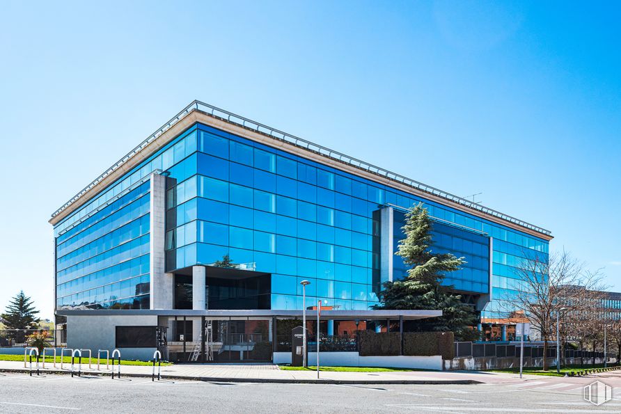 Oficina en alquiler en Edificio Cedro, Calle Anabel Segura, 14, Alcobendas, Madrid, 28109 con edificio, cielo, planta, árbol, diseño urbano, línea, edificio comercial, casa, fachada y bienes raíces alrededor