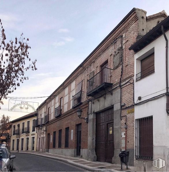 Local en venta en Calle Jacinto González, 13, Navalcarnero, Madrid, 28600 con coche, ventana, edificio, cielo, nube, barrio, ladrillo, árbol, diseño urbano y puerta alrededor