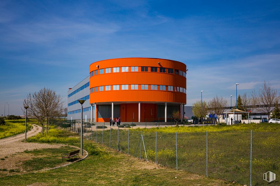 Nave en alquiler en Calle Margarita Salas, 6, Leganés, Madrid, 28919 con edificio, cielo, planta, nube, lote de terreno, árbol, hierba, diseño urbano, valla y zona residencial alrededor