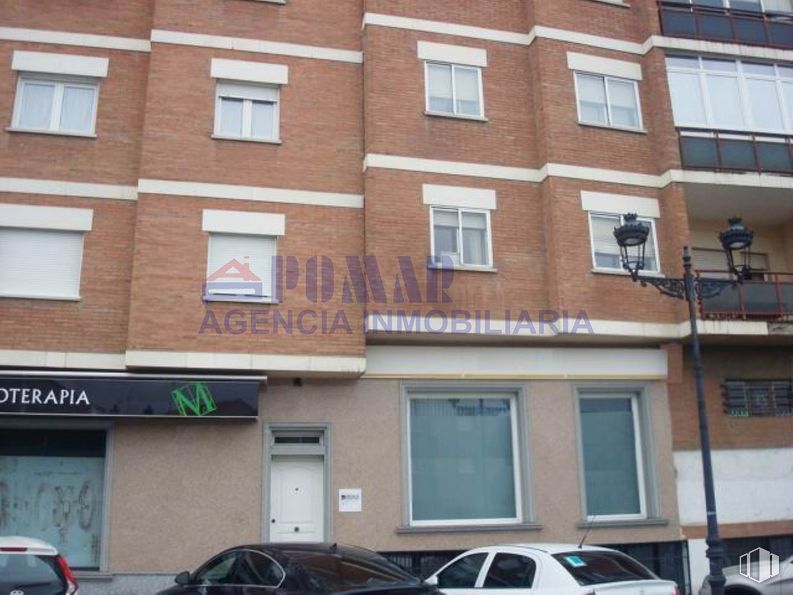 Office for sale at Calle Alfonso de Montalvo, 9, Ávila, 05001 with window, daytime, property, fixture, architecture, brick, brickwork, building material, neighbourhood and font around