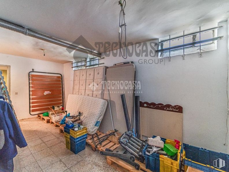 Local en venta en Plaza Platón, Ciudad Lineal, Madrid, 28027 con azul, madera, interiorismo, suelo, suelos, inmobiliario, gas, edificio, techo y haz alrededor