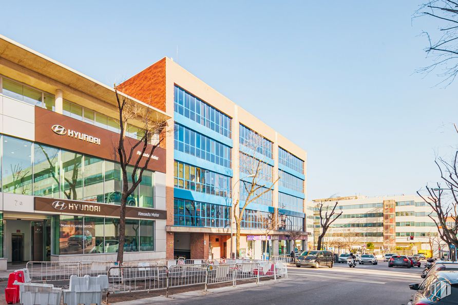 Oficina en alquiler en Calle Julián Camarillo, 7, San Blas - Canillejas, Madrid, 28037 con edificio, cielo, arquitectura, diseño urbano, ventana, condominio, bloque de torres, edificio comercial, bienes raíces y fachada alrededor