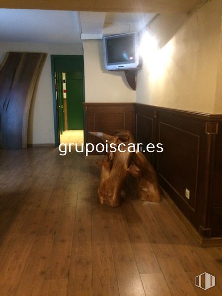 Local en alquiler y venta en Paseo Pintor Rosales, 4, Moncloa - Aravaca, Madrid, 28008 con televisión, ebanistería, mesa, edificio, alumbrado, madera, diseño de interiores, piso, suelo y tinte para madera alrededor