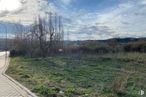 Land for sale at Carretera Marchamalo, 5, Guadalajara, 19004 with cloud, sky, plant, natural landscape, tree, slope, street light, road surface, grassland and asphalt around