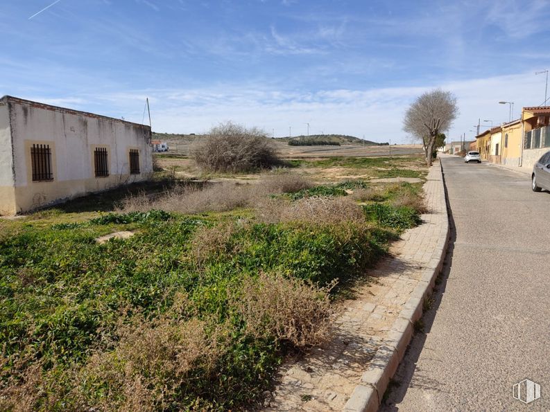 Land for sale at Calle Pozo de la Nieve, 39, Villacañas, Toledo, 45860 with house, car, plants, plain, land lot, rural area, human settlement, soil, village and shrubland around