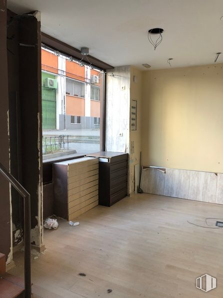 Local en alquiler en Barrio del Pilar, Fuencarral - El Pardo, Madrid, 28029 con propiedad, accesorio, sombra, madera, diseño de interiores, edificio, piso, pavimentos, ventana y madera alrededor