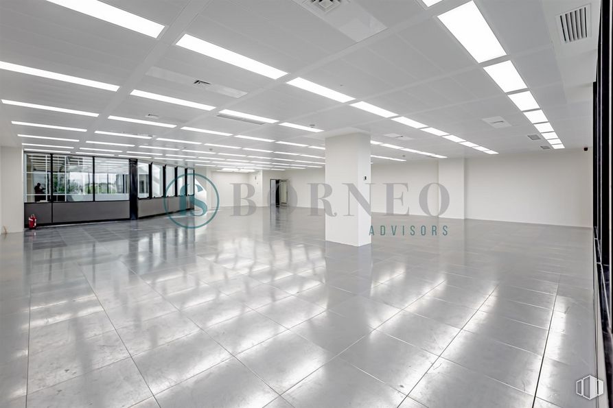 Oficina en alquiler en Edificio Egeo, Avenida Partenón, 4-6 , Barajas, Madrid, 28042 con edificio, accesorio, arquitectura, suelos, suelo, techo, vidrio, ciudad, diseño y evento alrededor