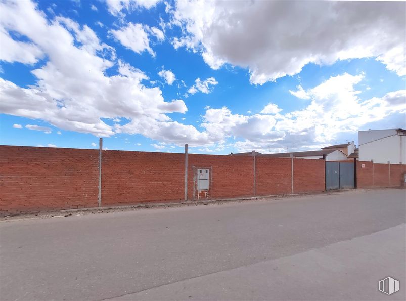 Land for sale at Calle Monte, Quintanar de la Orden, Toledo, 45800 with cloud, sky, asphalt, road surface, building, house, cumulus, landscape, wood and tints and shades around