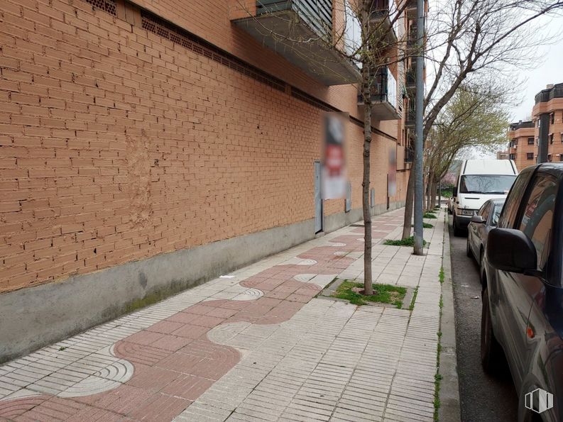 Local en venta en Calle Nardos, 135, Alcorcón, Madrid, 28925 con coche, neumático, planta, edificio, rueda, ventana, superficie de carretera, vehículo, asfalto y iluminación automotriz alrededor