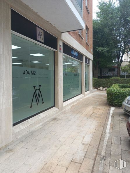 Retail for sale at Calle Maqueda, La Latina, Madrid, 28024 with glass, transparency, graphics, aluminium, advertising, sign and company around